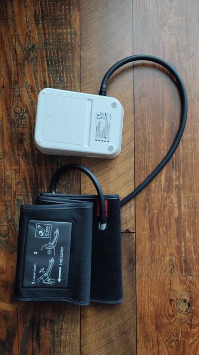 CIŚNIENIOMIERZ NARAMIENNY Vitammy NEXT 6 arytmia USB-C etui_jak Nowy