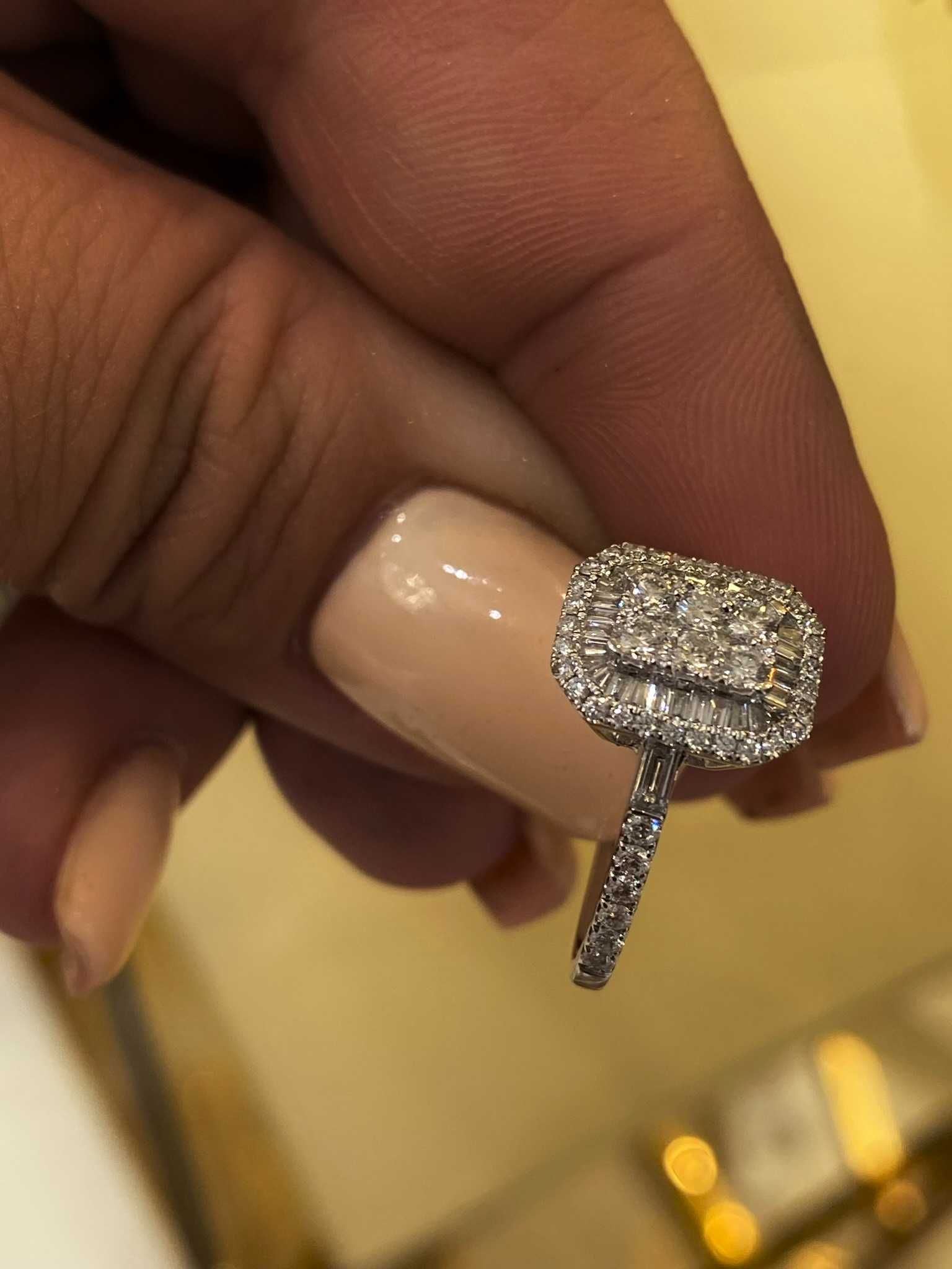 Pierścionek Infinity bagiety 0.79 CT