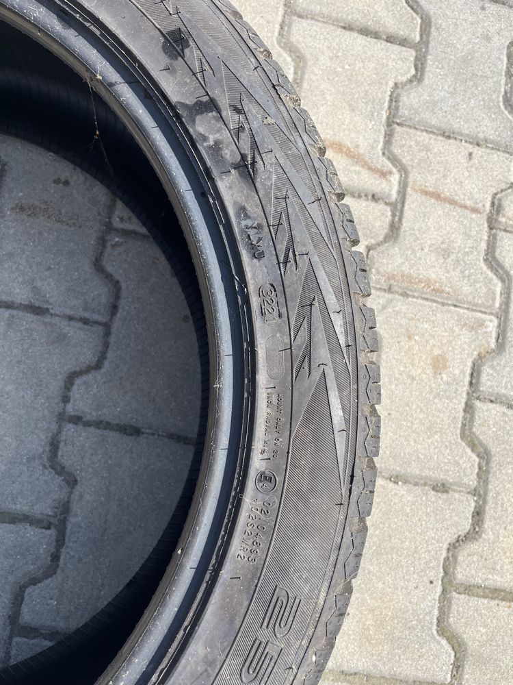 255/45/20 Nokian WR SUV4