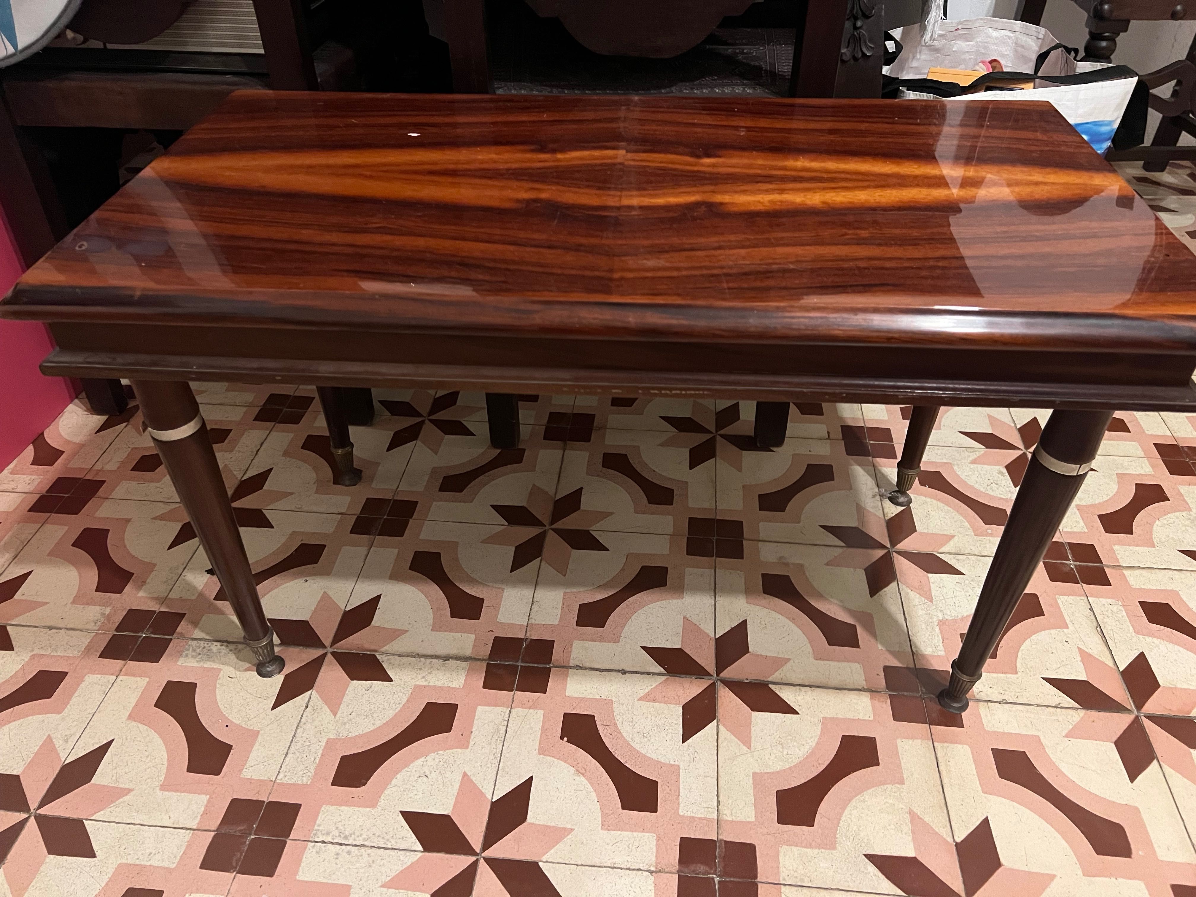 Mesa de centro em madeira
