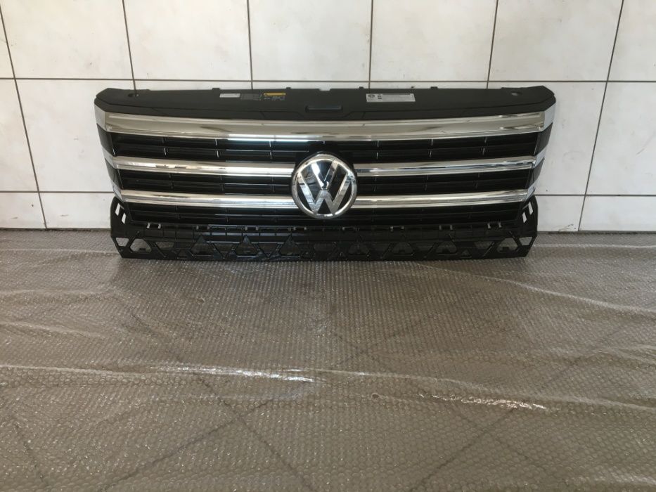 Grill VW Volkswagen Crafter II 2017 -->