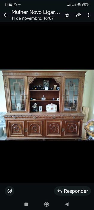 Vendo  esta  Estante em  Madeira (sem recheio ) como  nova..