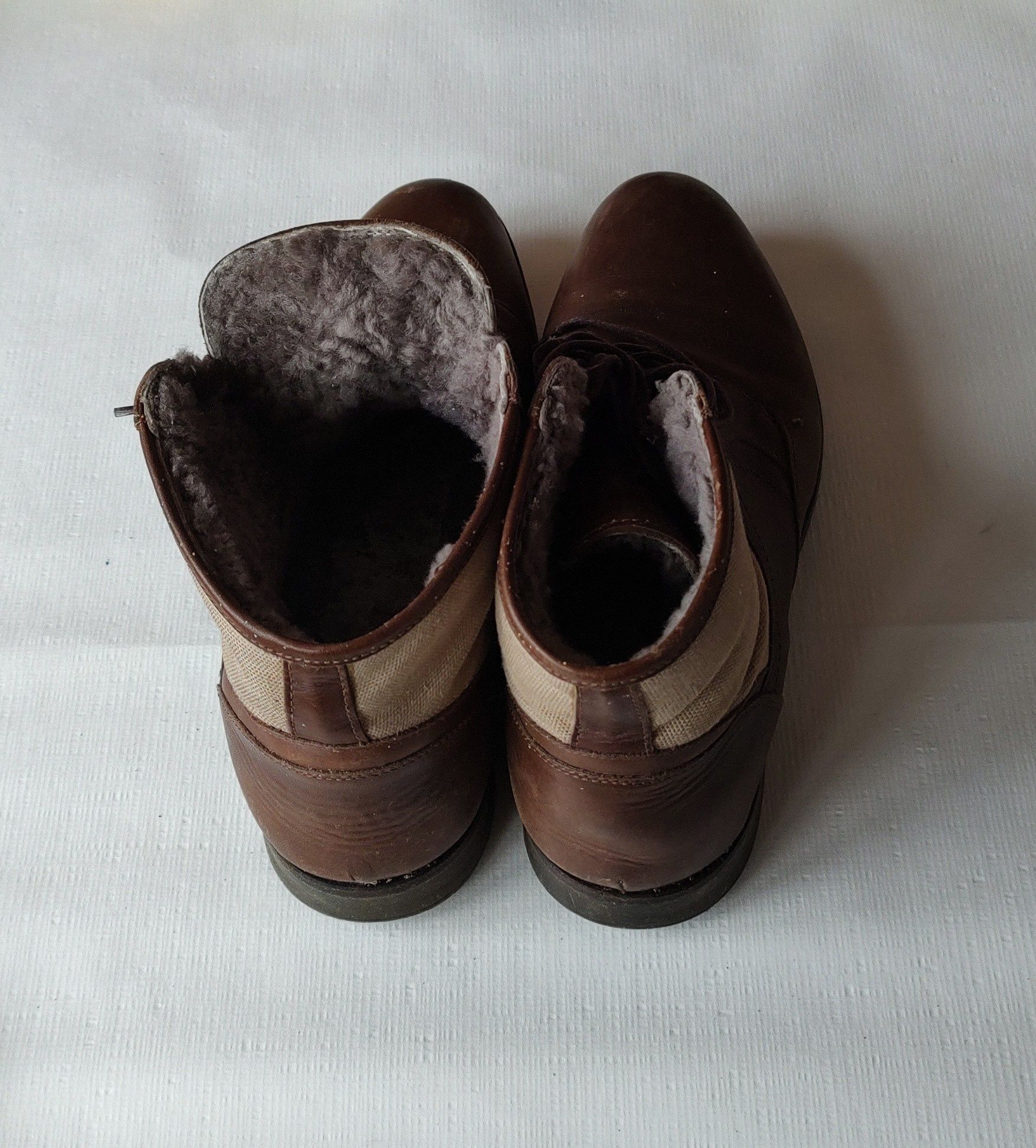 Полуботинки кожаные коричневые и туфли.