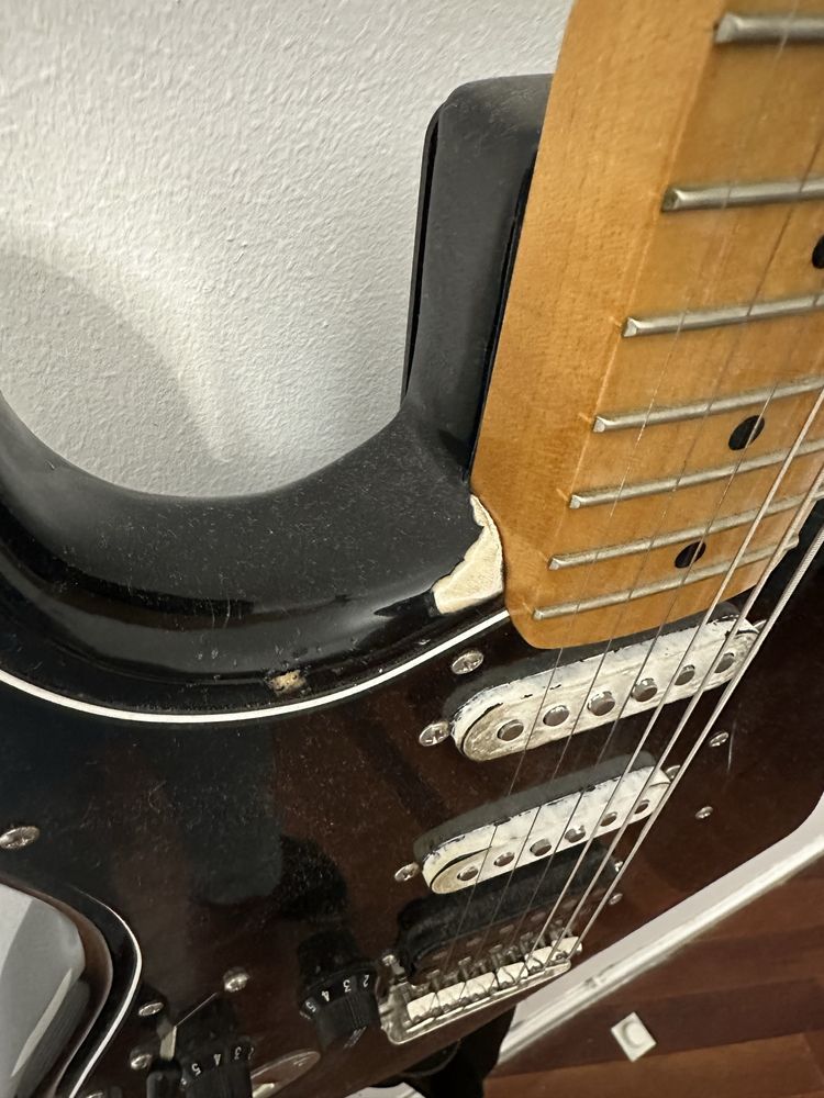 fender squier stratocaster