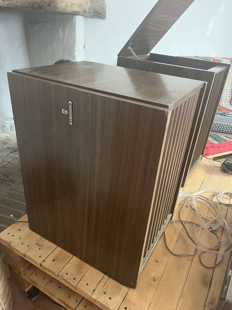 Radio Grundig RTV 701 com colunas