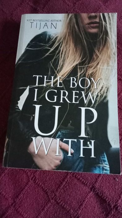 Livro 'The Boy I grew up with"