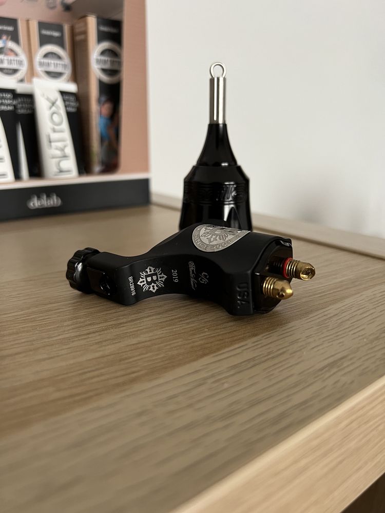 Maquina Tatuar Bishop Rotary V6 + Ergo Gorilla FK Irons Grip