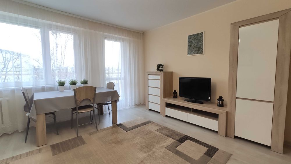 Duży pokój z balkonem na Wiecherta 8 dla jednej osoby lub pary 01.26