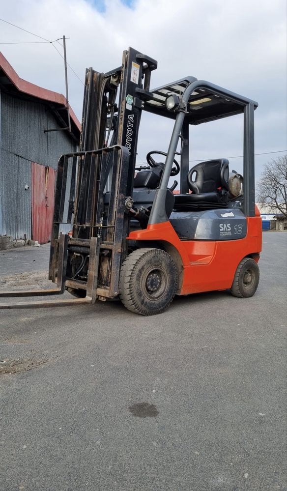 Wózek widłowy TOYOTA 7FGF15