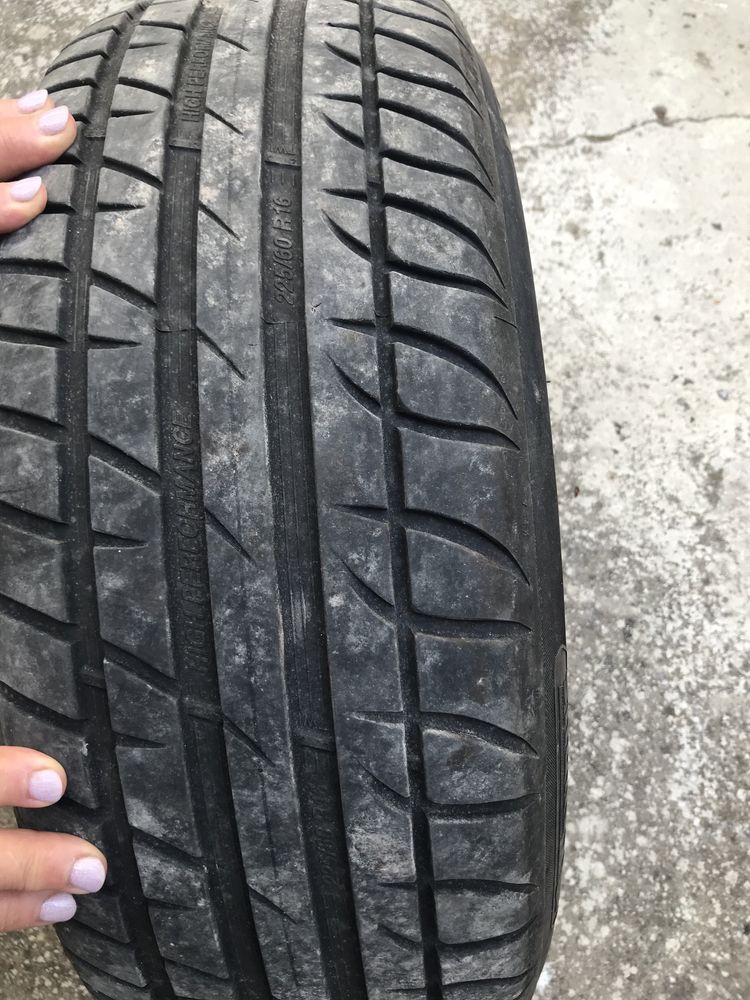 Продам резину б/у 4 шт Taurus 226 60 R 16 99 V