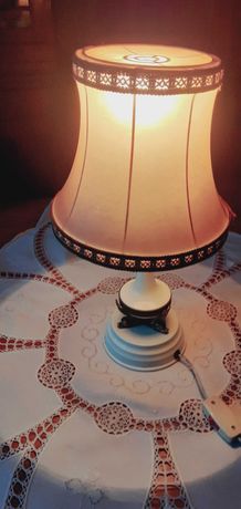 Lampa stołowa w stylu empire skórzany abażur