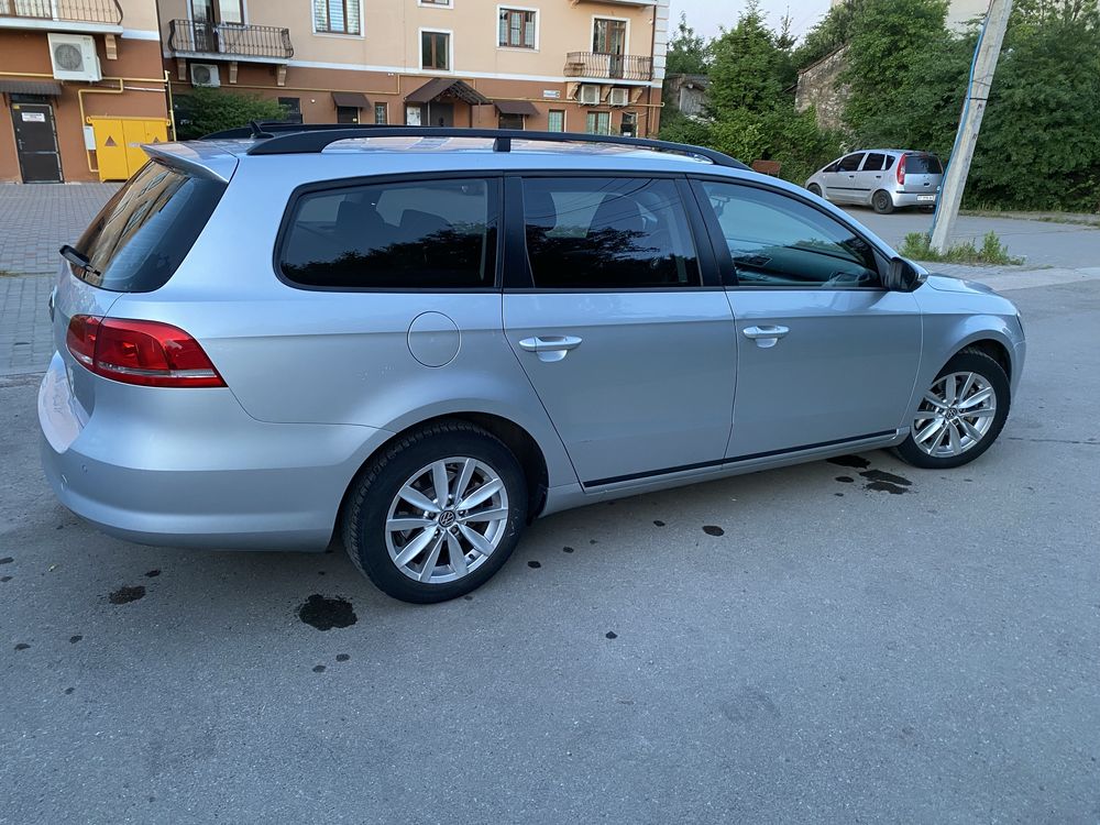 Продам VOLKSWAGEN Pasat b7 2012