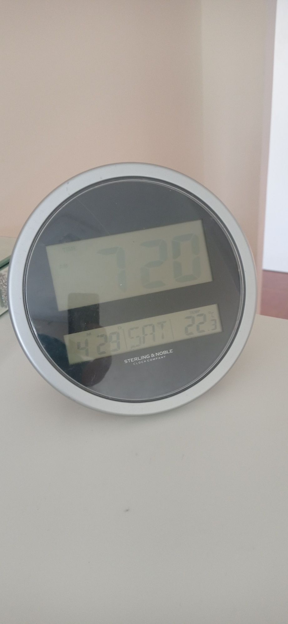 Zegarek stojący godzina temperatura