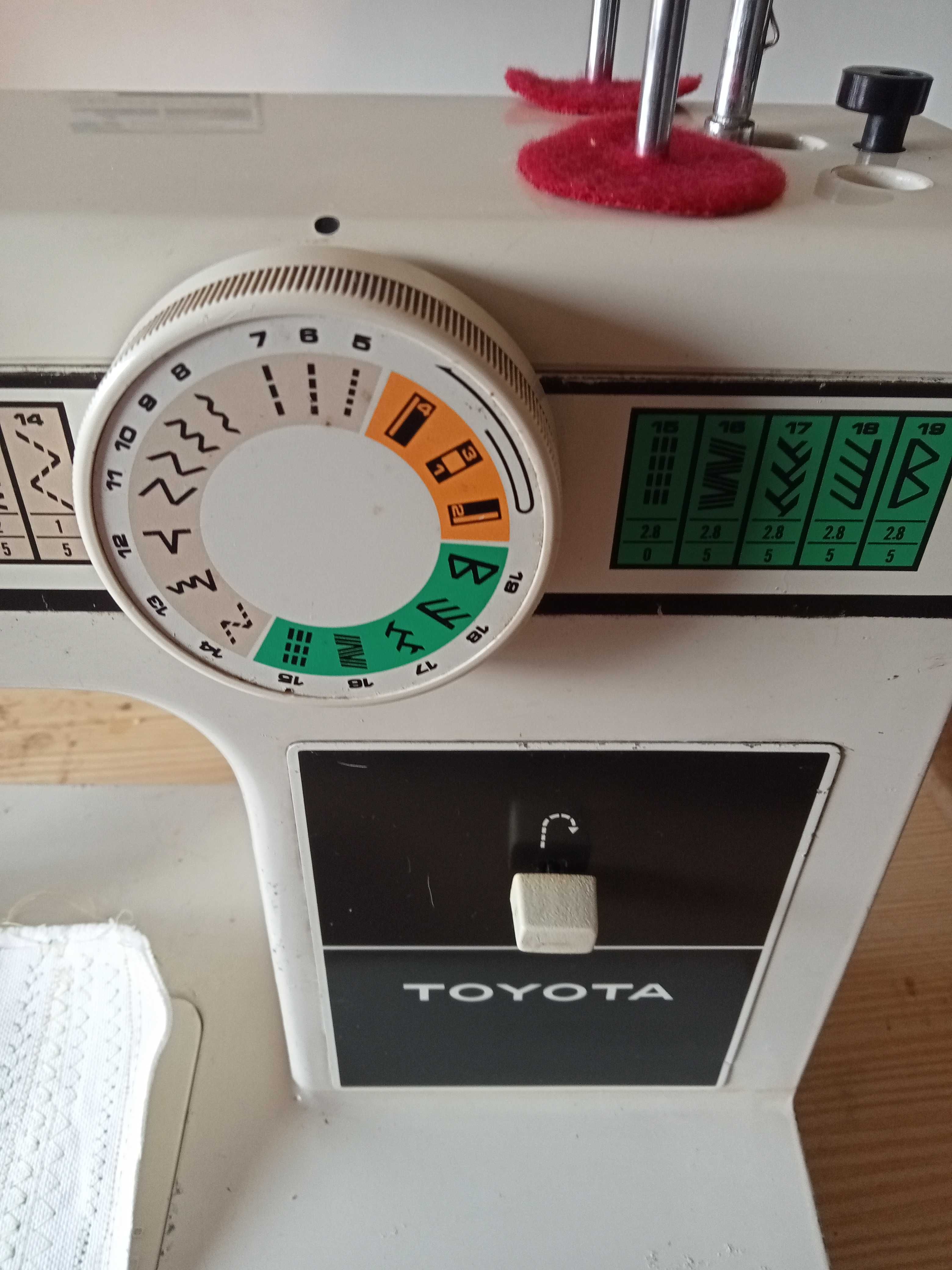 Máquina de costura Toyota