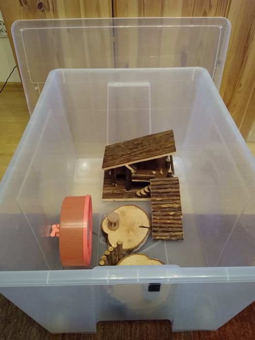 Klatka dla chomika z wyposażeniem Ikea Samla