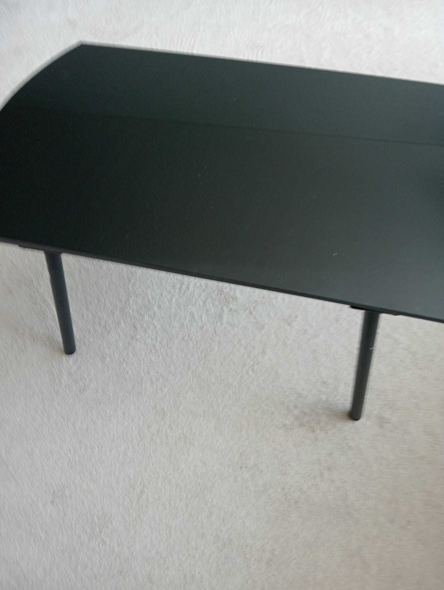 Mesa de centro preto brilhante