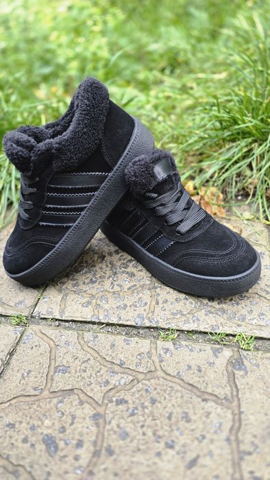 Чорні зімні замшеві кеди