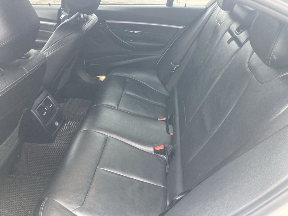 BMW 330E плагін гібрид