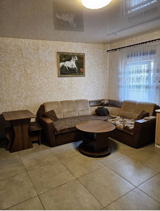 Здається однокімнатний будинок