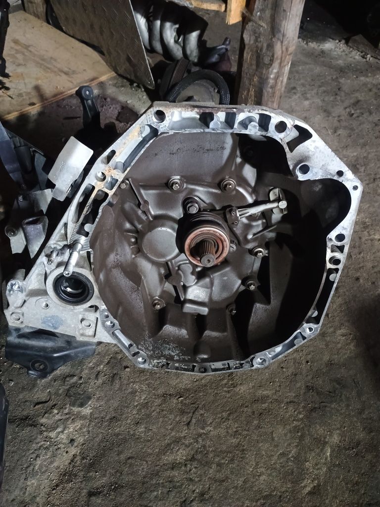 Коробка передач КПП Megane Kangoo Qashqai Trafic Vivaro Clio Modus