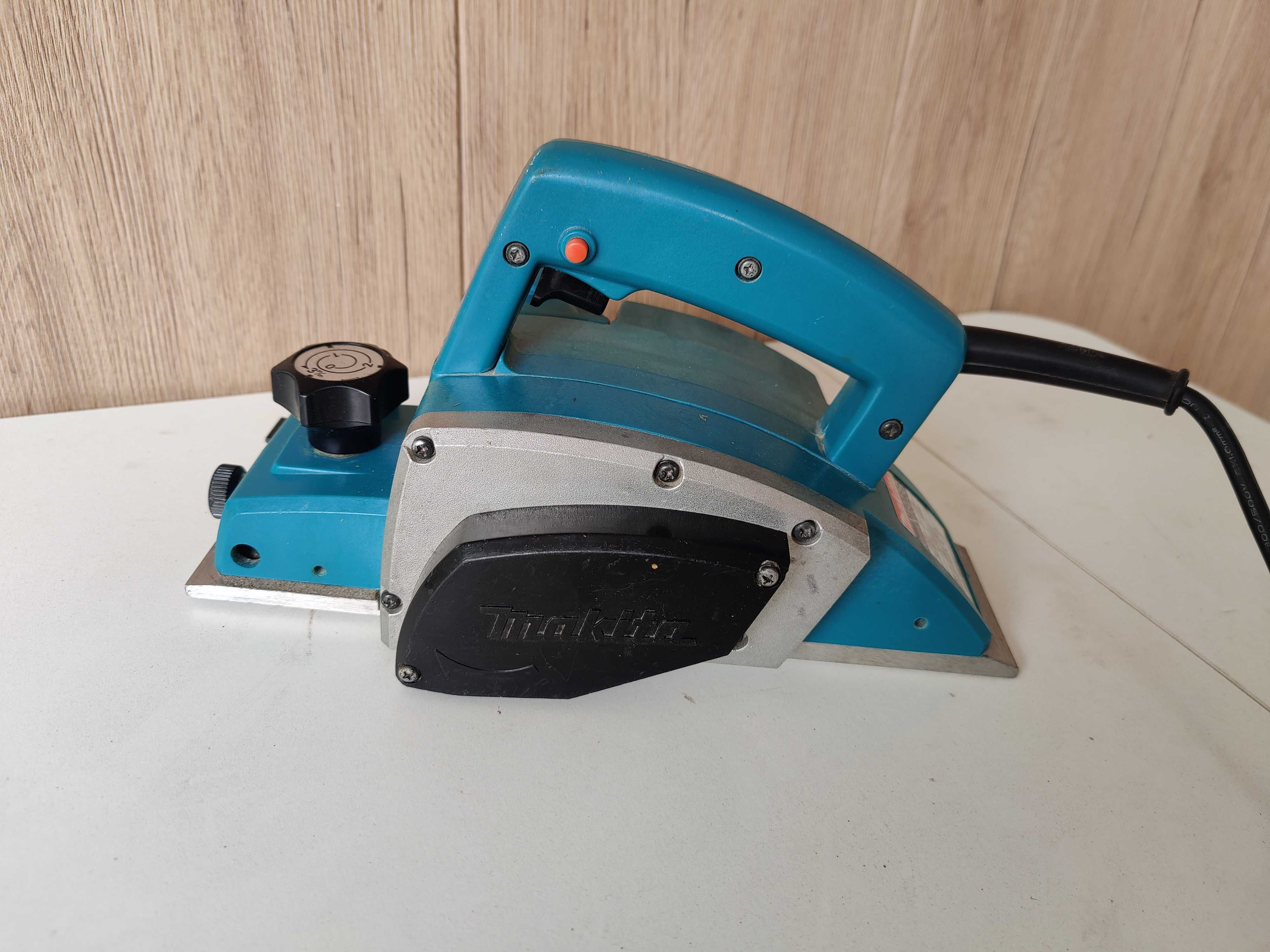 ЭлектроРубанок Makita N 1923 B