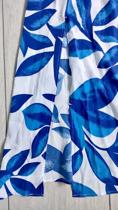 Sukienka midi z rozcięciem na jedno ramię z wiązaniem S 36