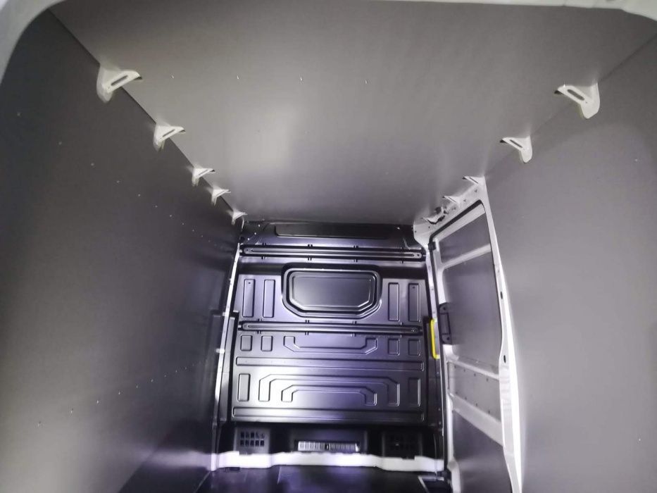VW Crafter L4H3 Kompleksowe zabudowy samochodów dostawczych