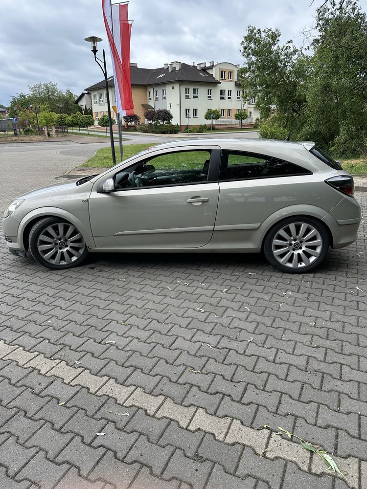 Opel Astra H GTC