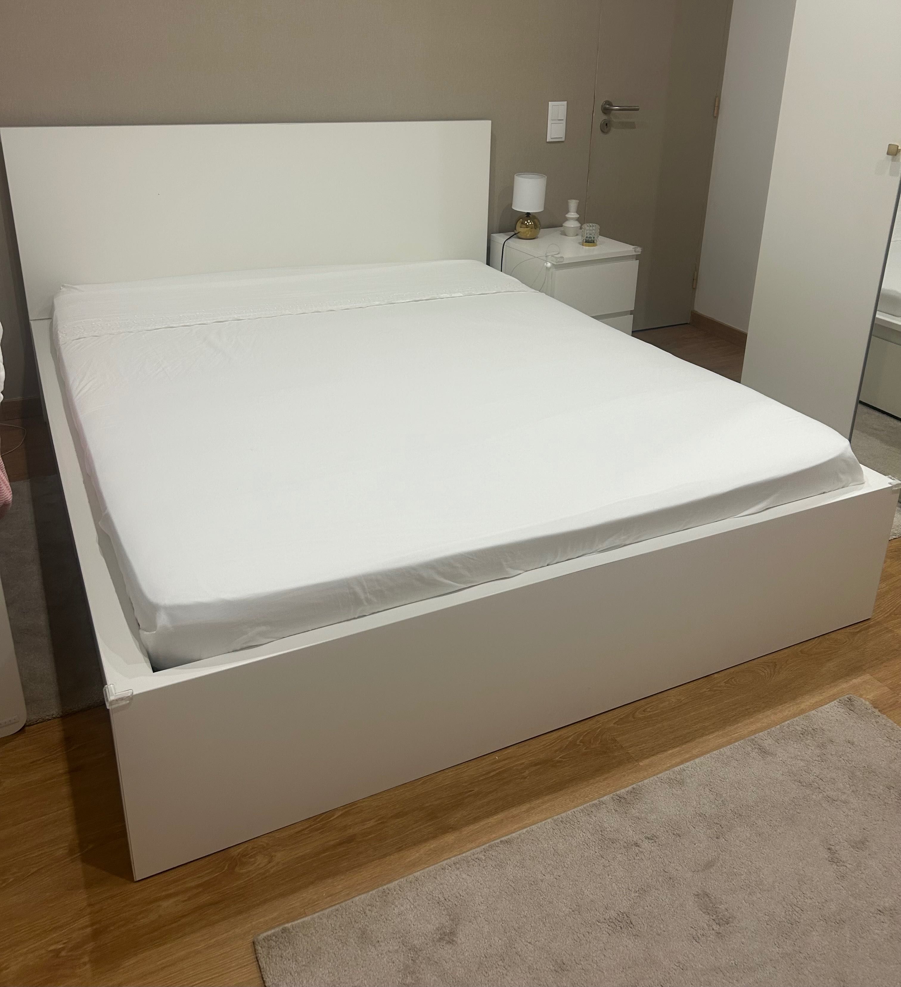 Cama casal 180x200 - Ikea Malm
