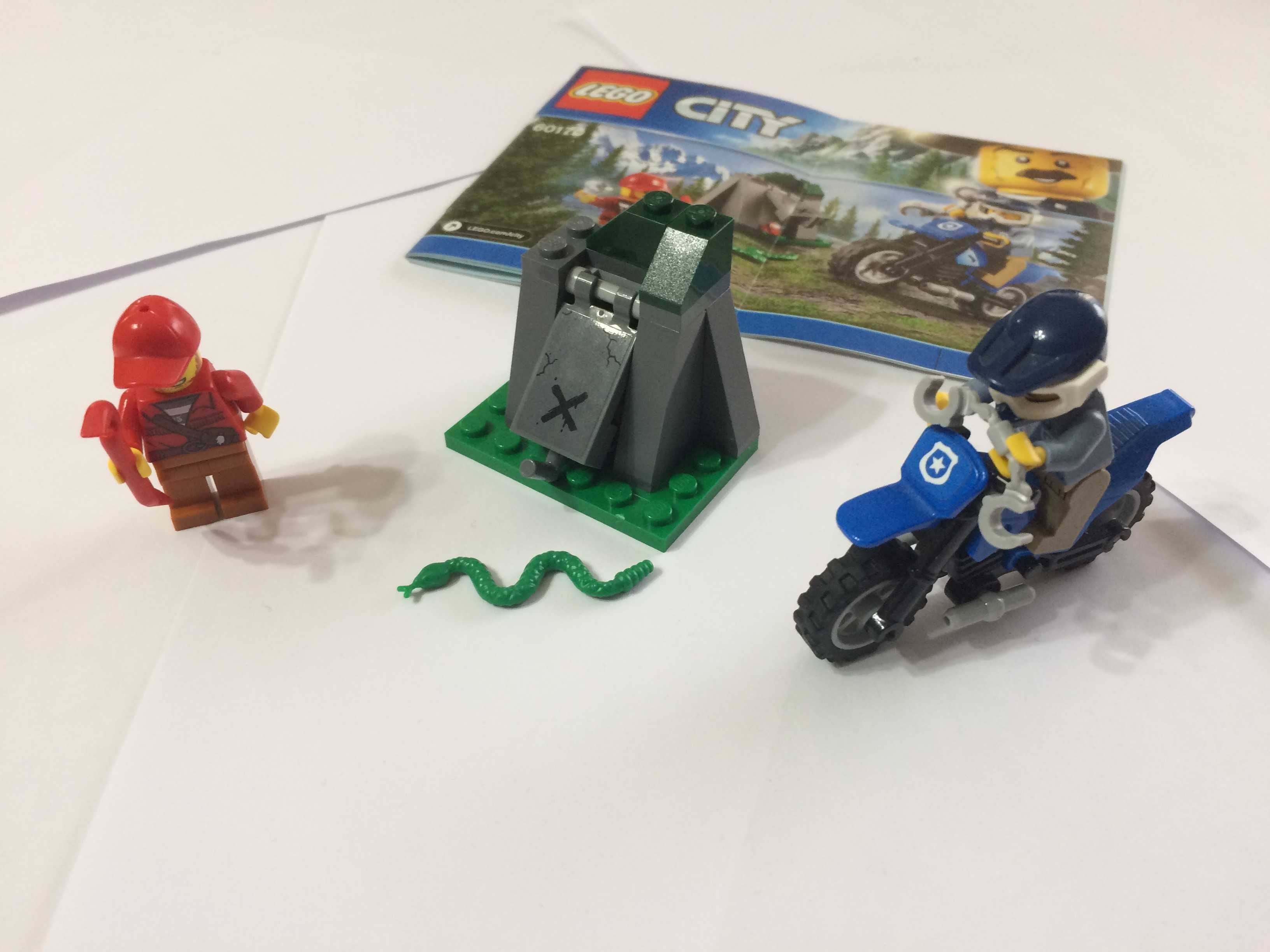 Lego City (Ladrão/Polícia de Moto)