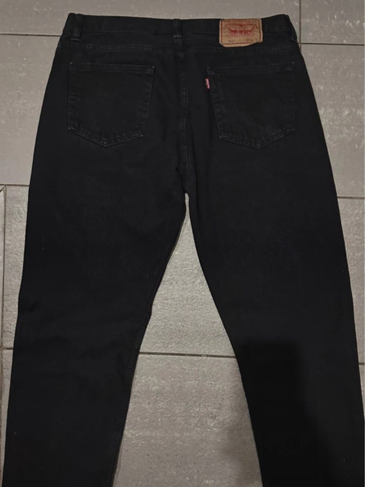 Levi’s 501 (calças de ganga preta)