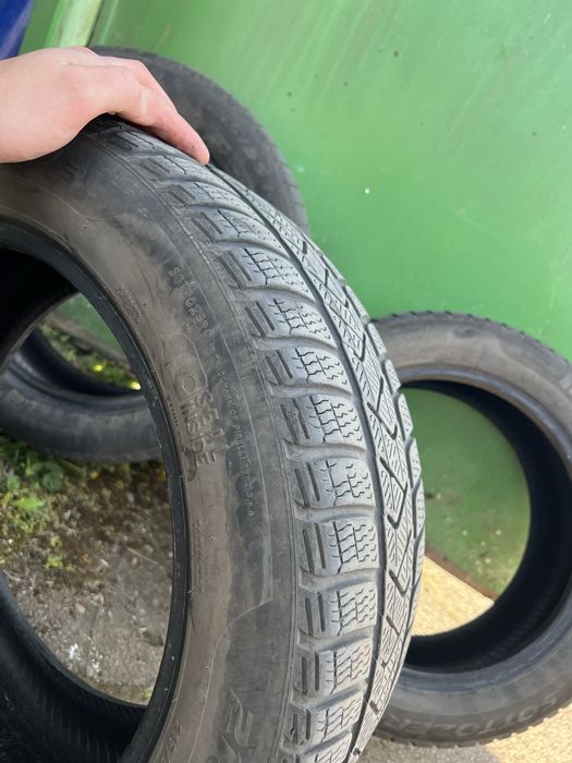 Продам зимову резину 215/55/17  Pirelli 2020 року