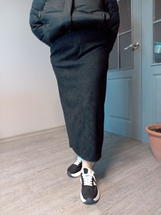 Класна вельветова спідниця