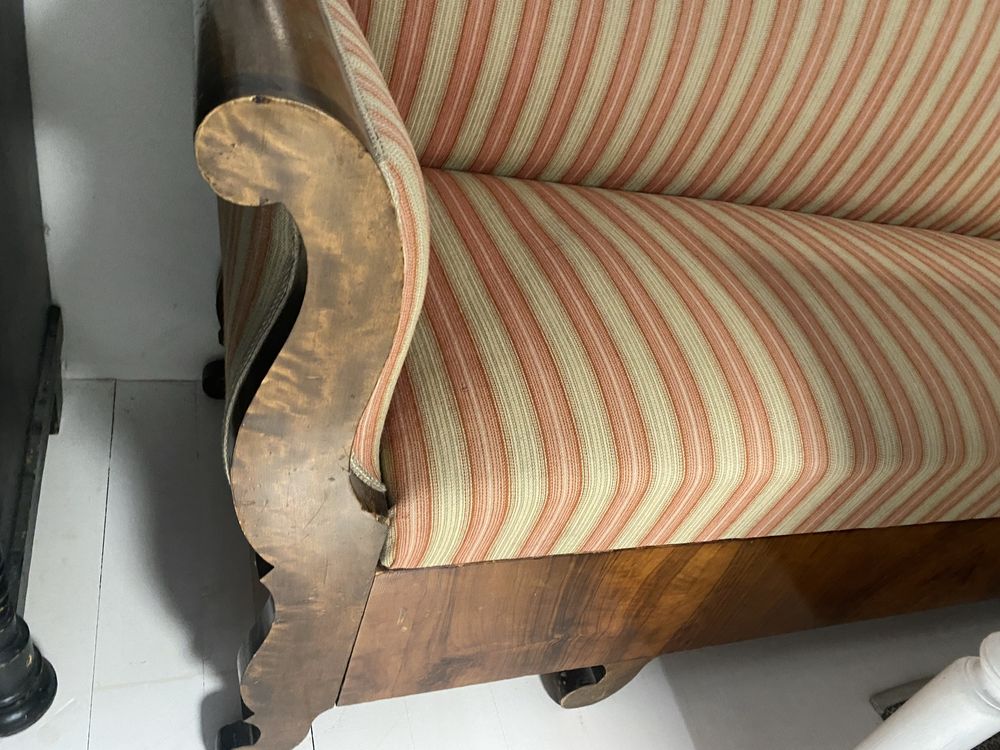 Stara przedwojenna piekna sofa