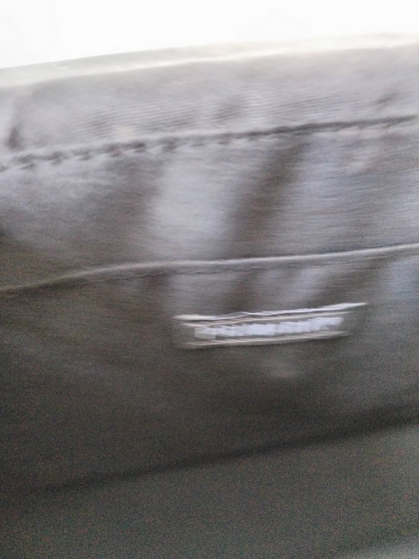 Mala de senhora com alça em corrente dourada "Primark"