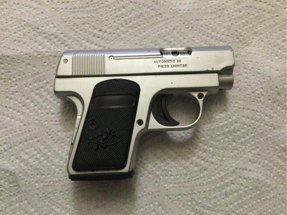 Продам пьезо зажигалка новая