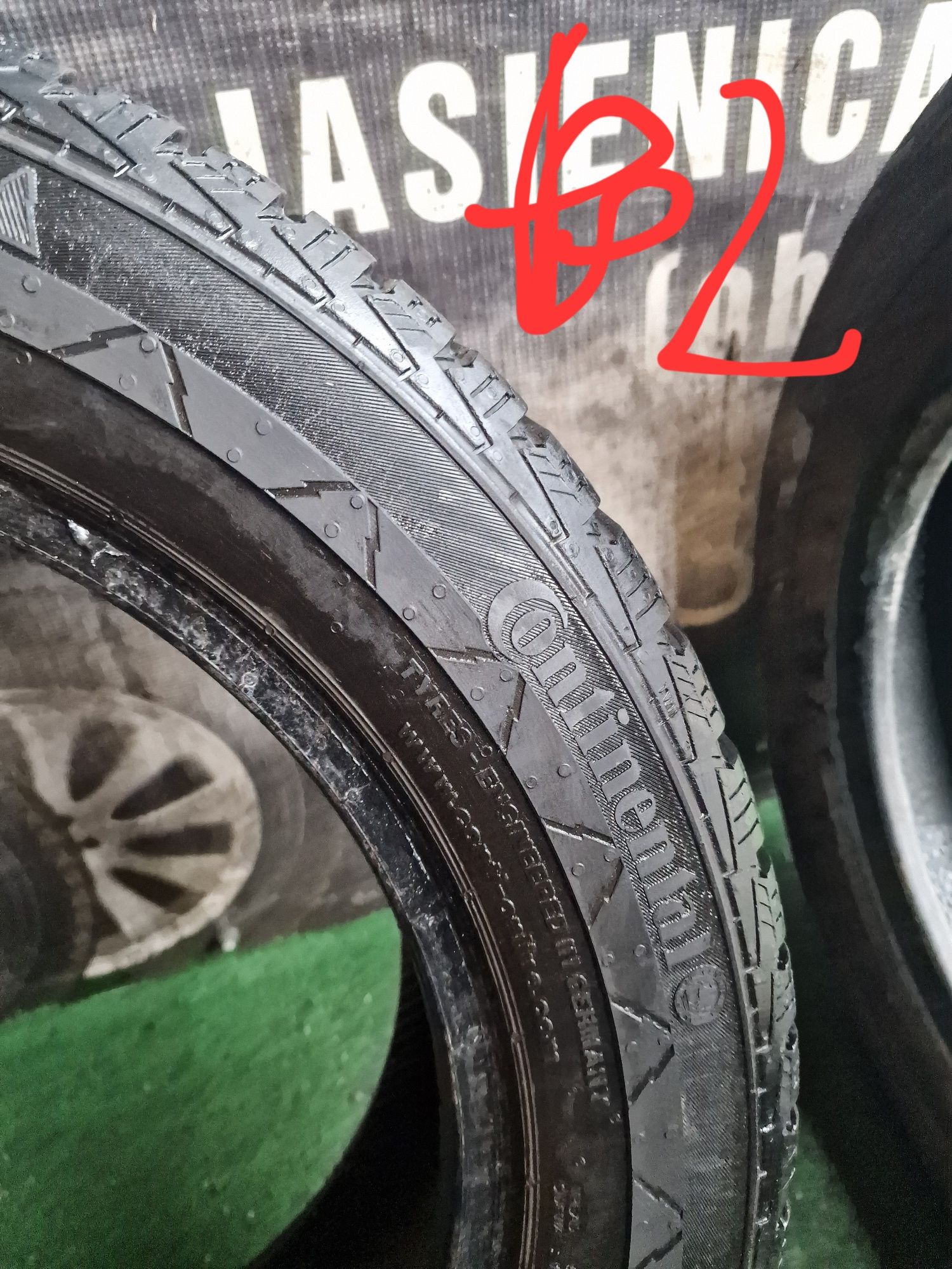 Opony zimowe 195/60/16C Continental wzmacniane Para 8.4mm