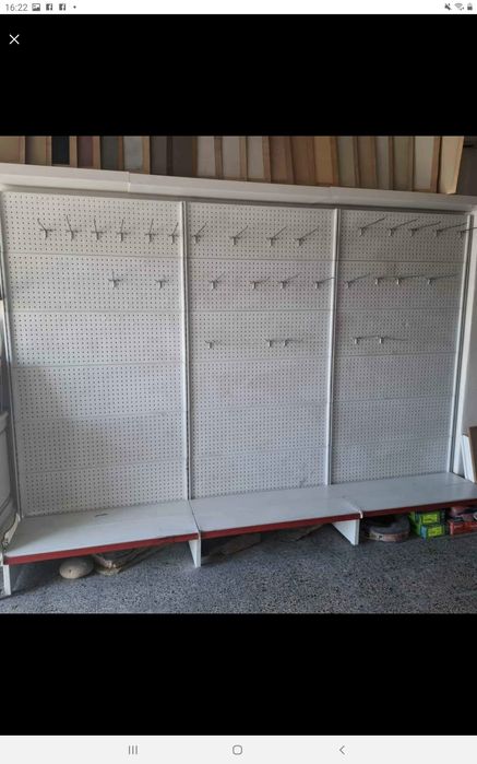 Expositor de ferramentas.