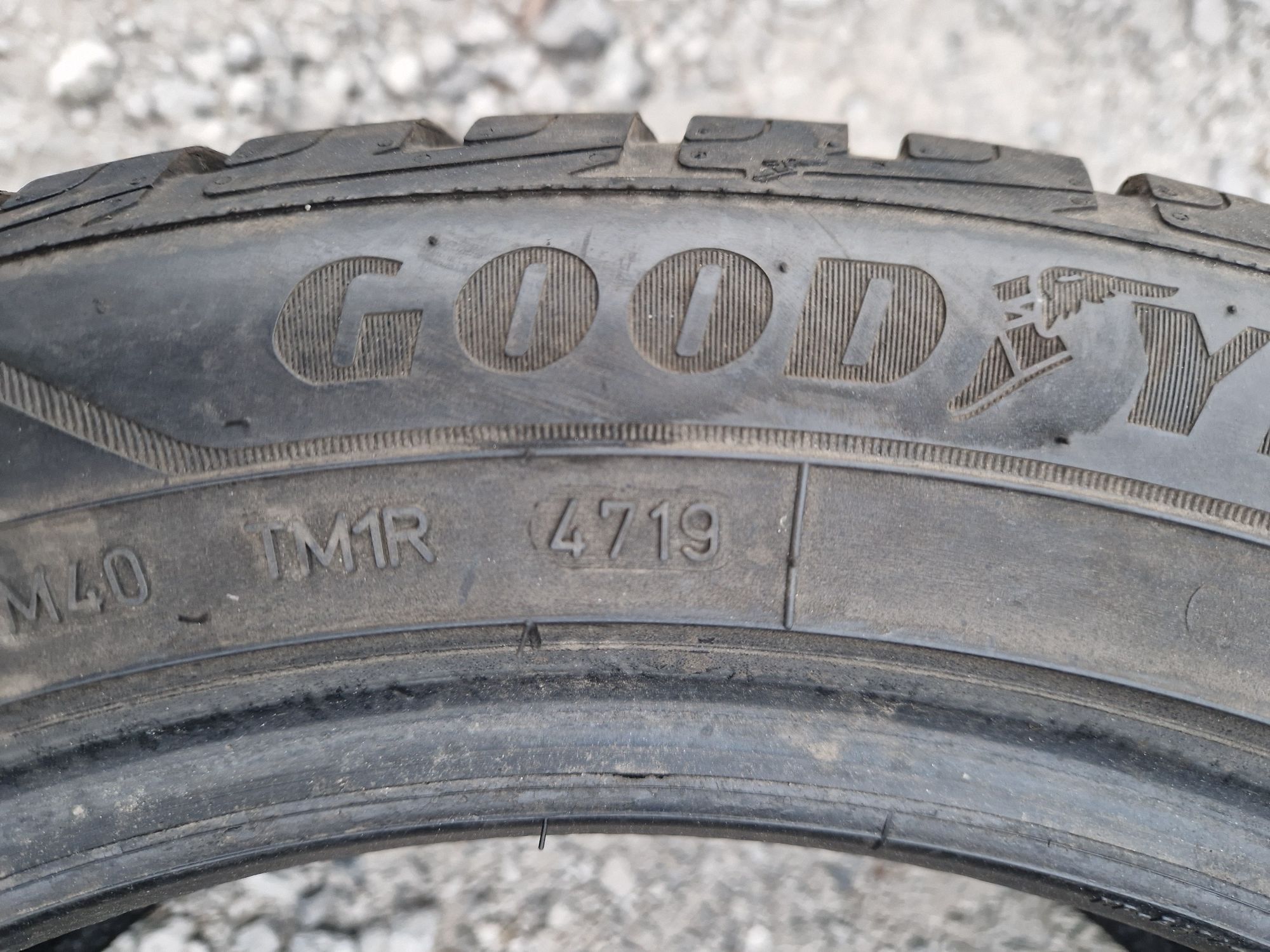 Opony zimowe Goodyear UltraGrip Performance+ 225/50r17 (98V)