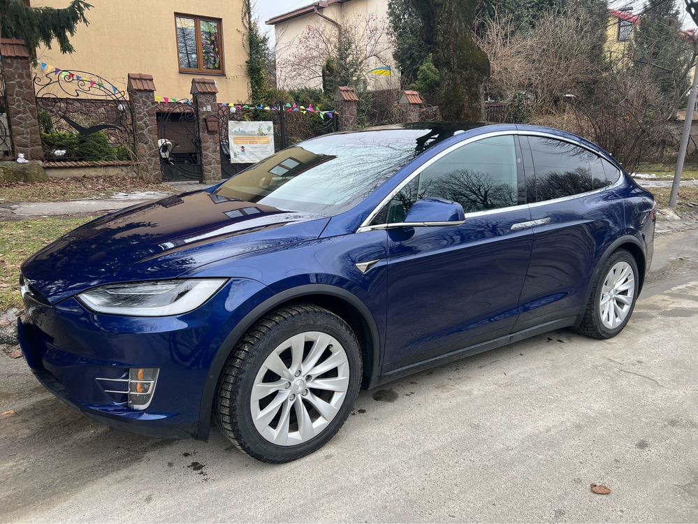 Прокат авто, оренда під виплату Tesla Model X.