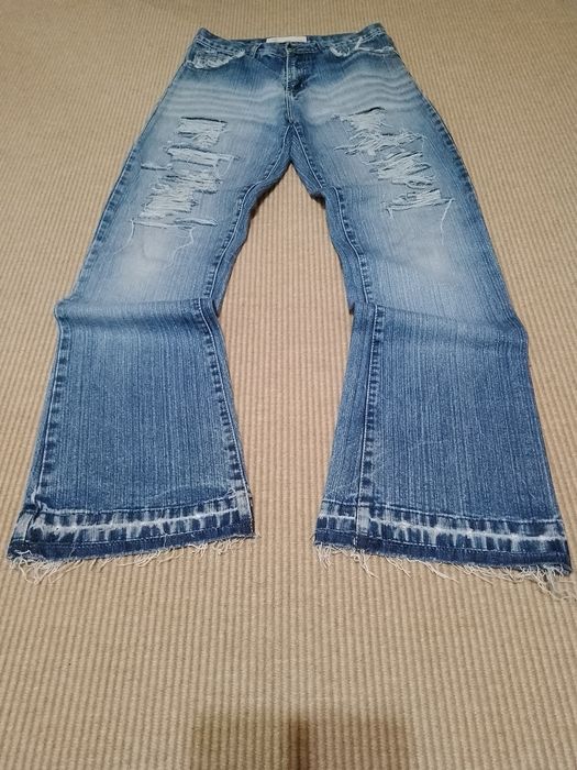 Кастом клеш джинсы с офигенным фитом distressed jeans Zara flared typ