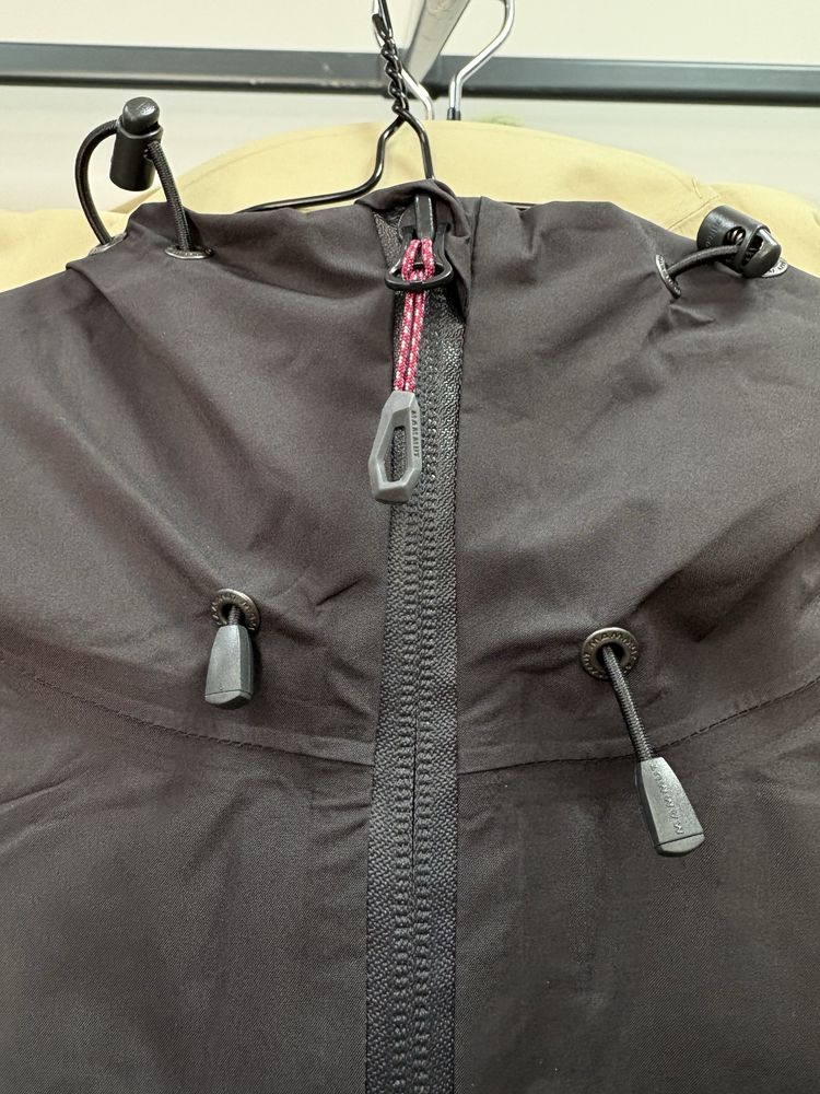 Жіноча Мембрана куртка Mammut Gore-Tex XS/S/M/XL