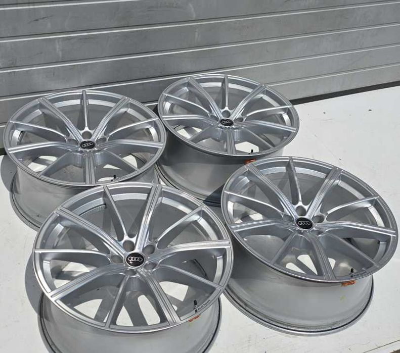 Alufelgi Audi Q8 RS Q8 5x112 4M8 22'' ET18 10J 4X