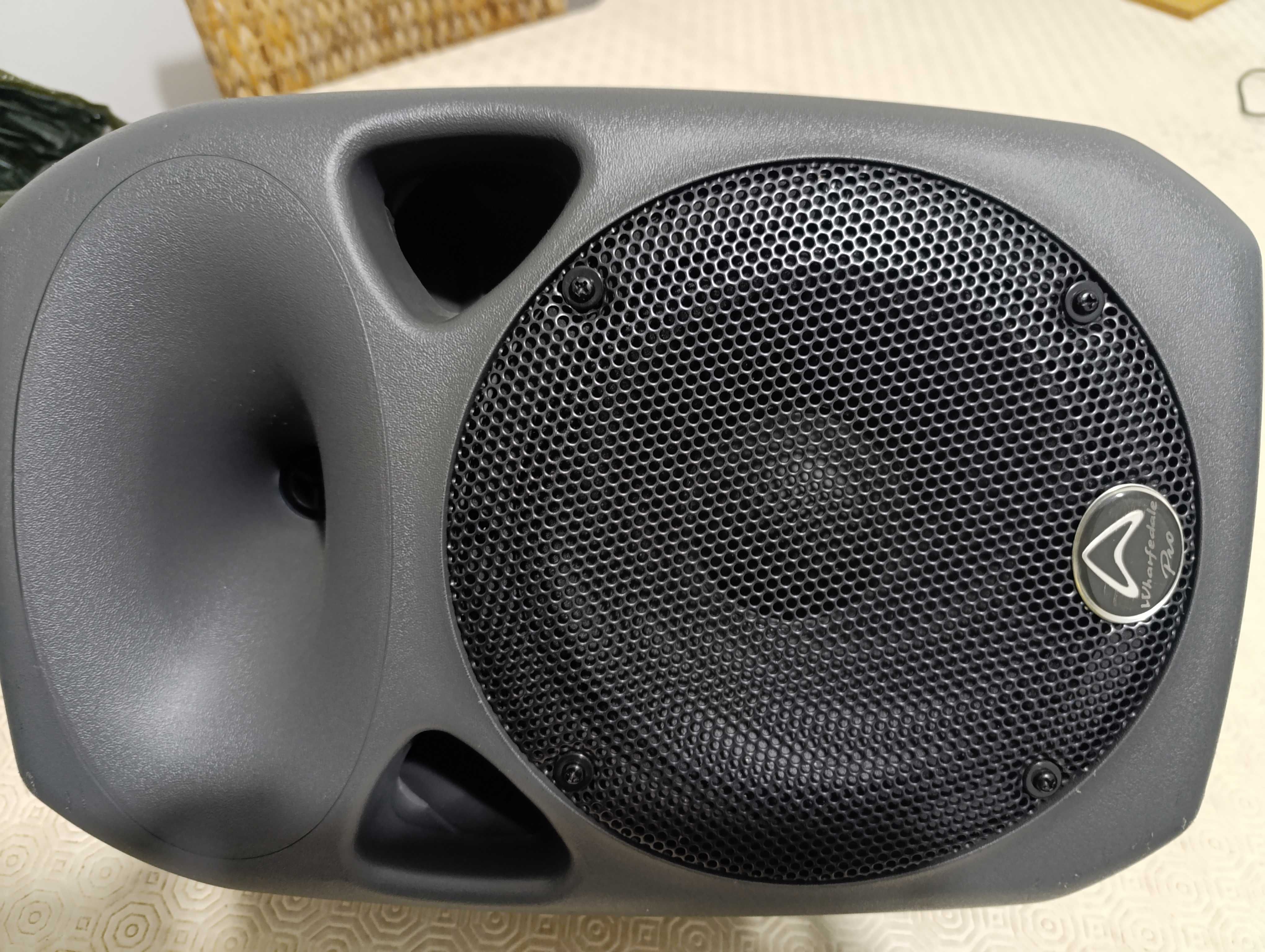 coluna wharfedale pro titan 8 active