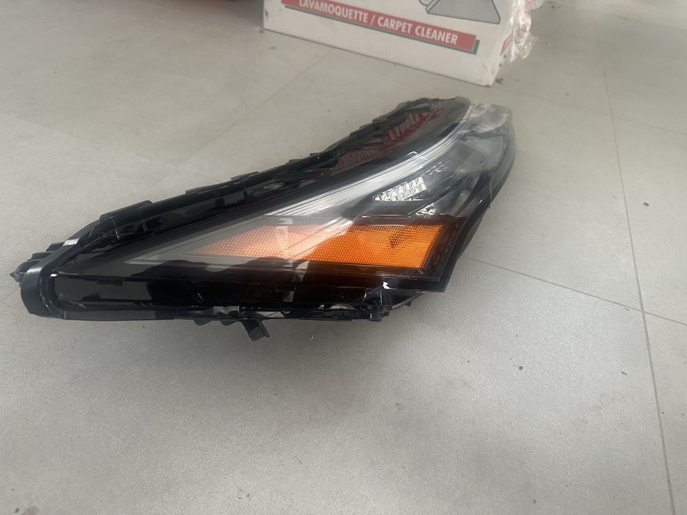 NISSAN ROGUE T33 фари,повторювачи !