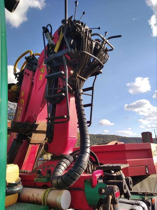 Scania лісовоз з 6х6 маніпулятором