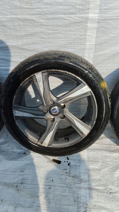 koła felgi aluminiowe volvo v40 ii cross country 8x17 5x108 et50