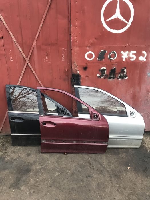 Права дверка Мерседес 203 Цешка