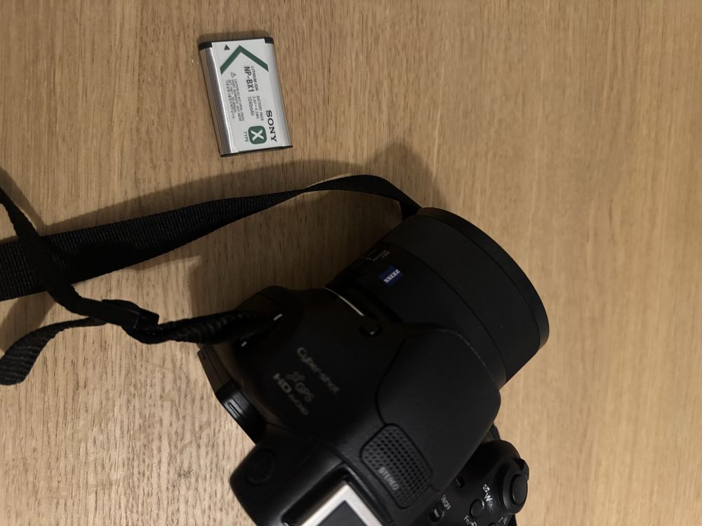 Sony DSC-HX400V (20.4MP | 50x Optical Zoom)