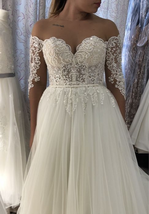 Весільна сукня (розмір М)